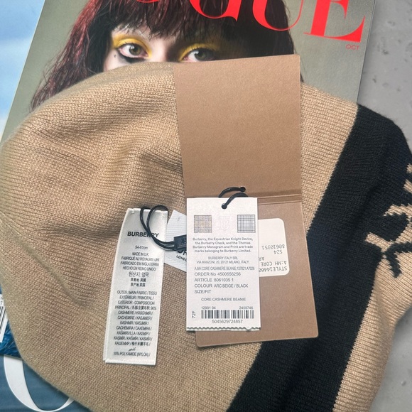 BURBERRY Two-Tone Cashmere Blend knitted Beanie Tan White Logo Print Hat - NEW - Picture 8 of 9